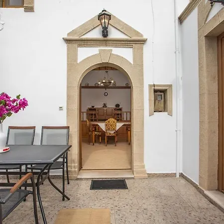 Socrates Traditional House Сasa de vacaciones Charaki