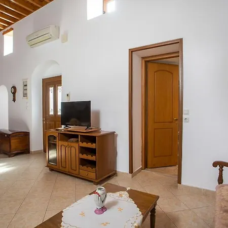 Semesterbostad Socrates Traditional House Haraki