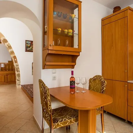 Socrates Traditional House Charaki