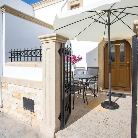 Socrates Traditional House Charaki