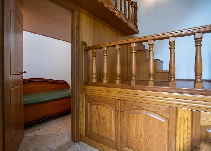 Socrates Traditional House * شاراكي