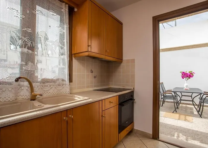 بيت للعطل Socrates Traditional House شاراكي