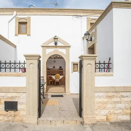 Socrates Traditional House Nyaraló *