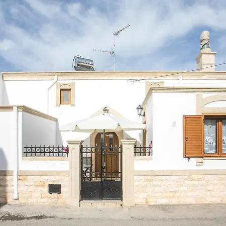 Vakantiehuis Socrates Traditional House Charaki