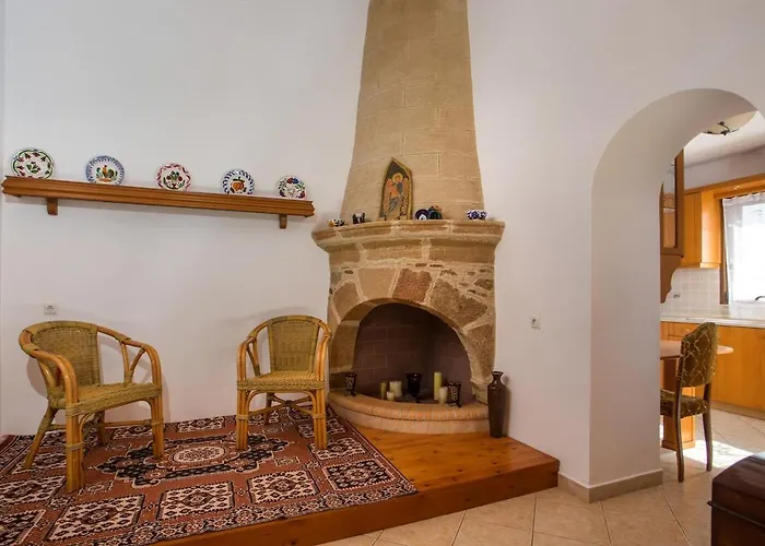 Socrates Traditional House 펜션 *