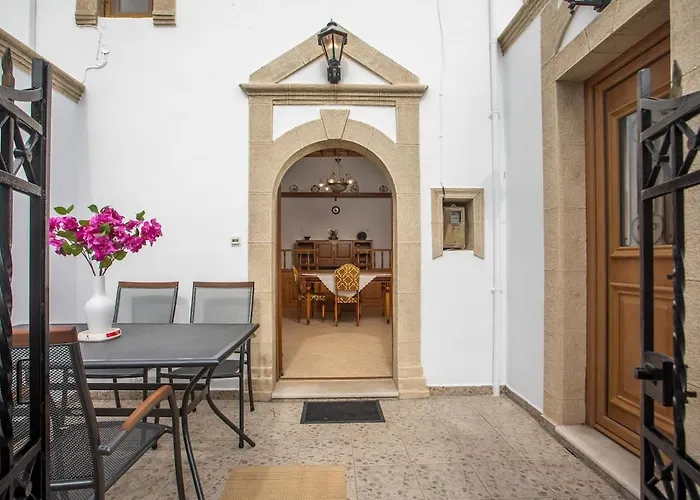 Socrates Traditional House 펜션 하라키