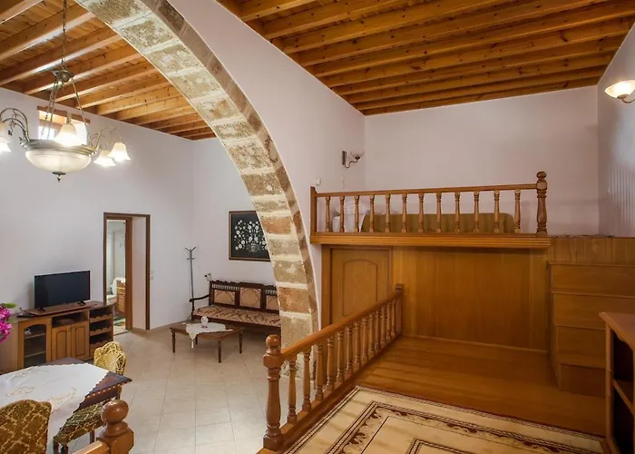 Socrates Traditional House * 하라키