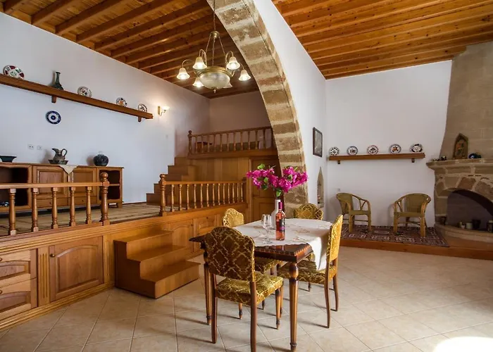 Socrates Traditional House 하라키